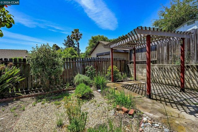 2110 Pomona Ave, Martinez, CA 94553