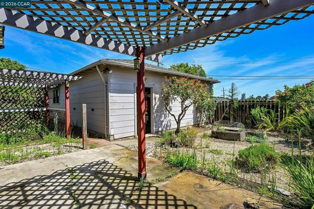 2110 Pomona Ave, Martinez, CA 94553