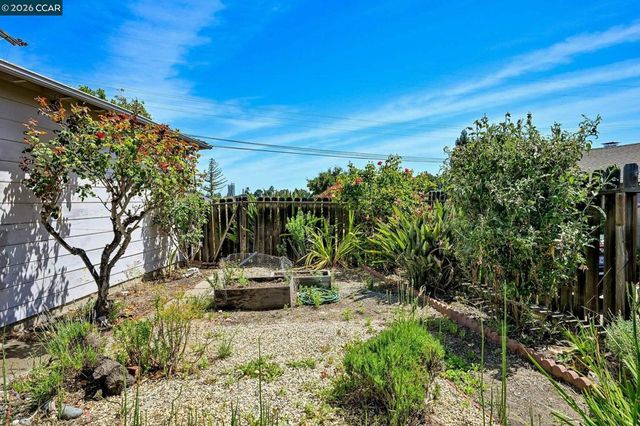 2110 Pomona Ave, Martinez, CA 94553