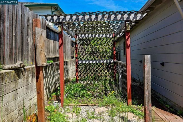 2110 Pomona Ave, Martinez, CA 94553