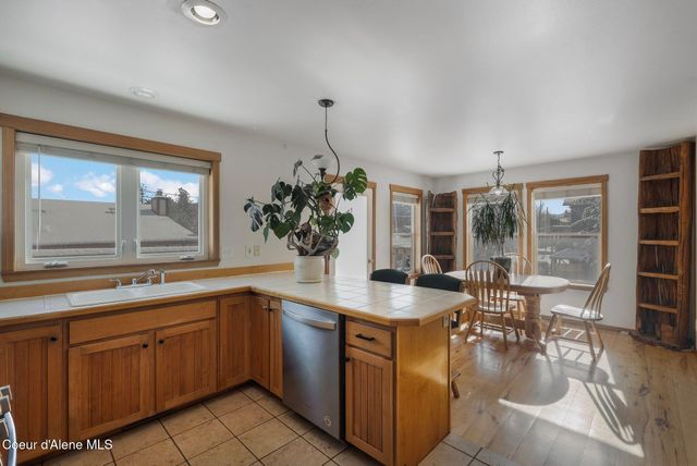 231 S 4th Ave, Sandpoint, ID 83864