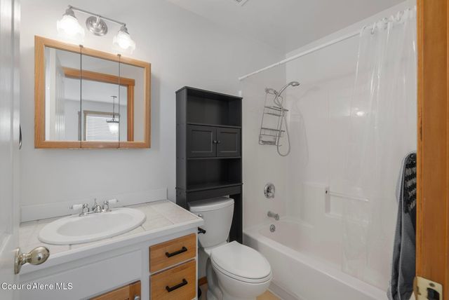 231 S 4th Ave, Sandpoint, ID 83864