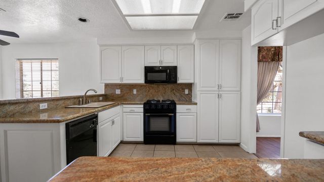 8582 Frontera Avenue, Yucca Valley, CA 92284