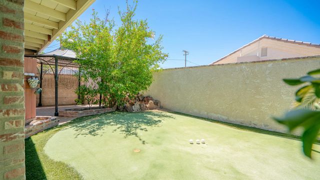 8582 Frontera Avenue, Yucca Valley, CA 92284
