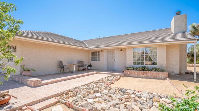 8582 Frontera Avenue, Yucca Valley, CA 92284