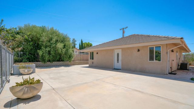 8582 Frontera Avenue, Yucca Valley, CA 92284