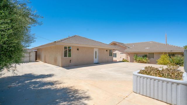 8582 Frontera Avenue, Yucca Valley, CA 92284