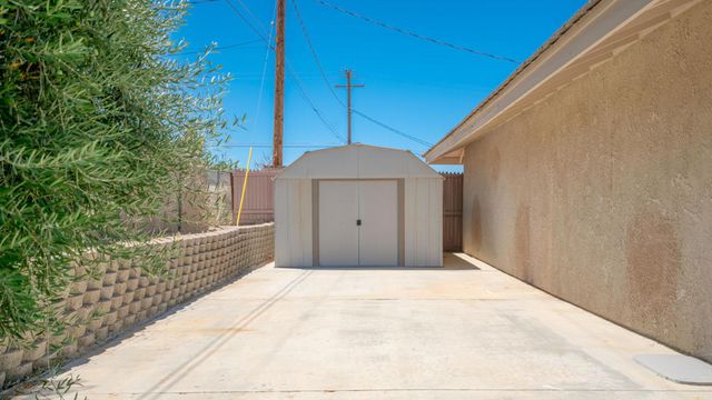 8582 Frontera Avenue, Yucca Valley, CA 92284