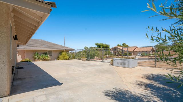8582 Frontera Avenue, Yucca Valley, CA 92284