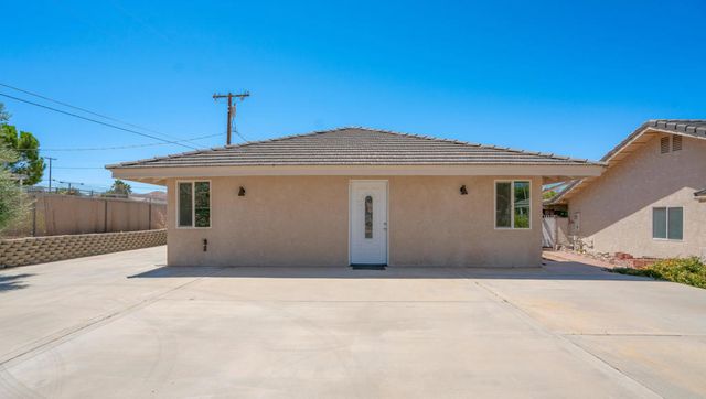 8582 Frontera Avenue, Yucca Valley, CA 92284