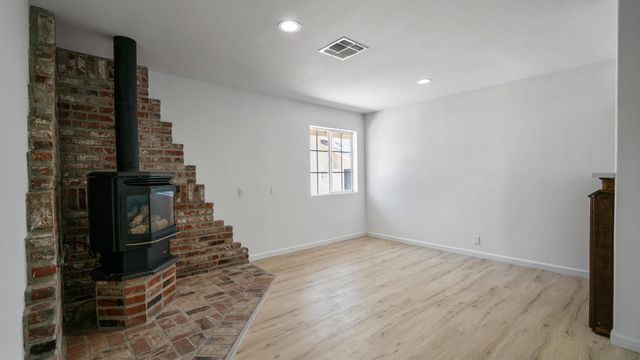 8582 Frontera Avenue, Yucca Valley, CA 92284