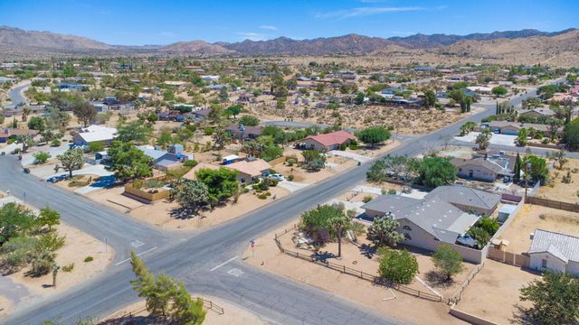 8582 Frontera Avenue, Yucca Valley, CA 92284