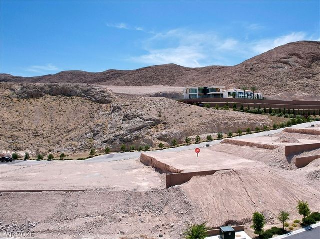 22 Mountain View Drive, Las Vegas, NV 89141