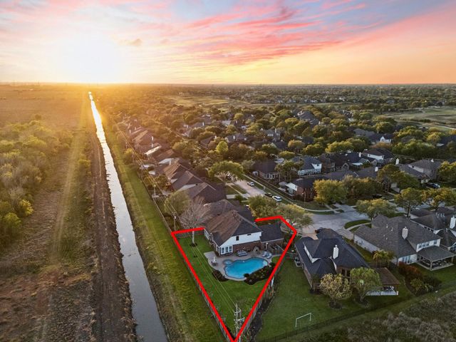5102 Hidden Brook Ln, League City, TX 77573