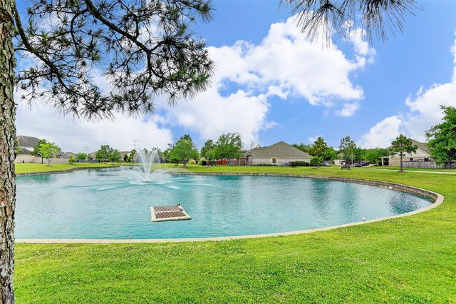 5102 Hidden Brook Ln, League City, TX 77573