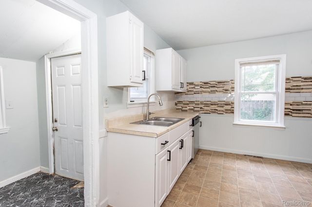 1453 Camden Street, Ferndale, MI 48220