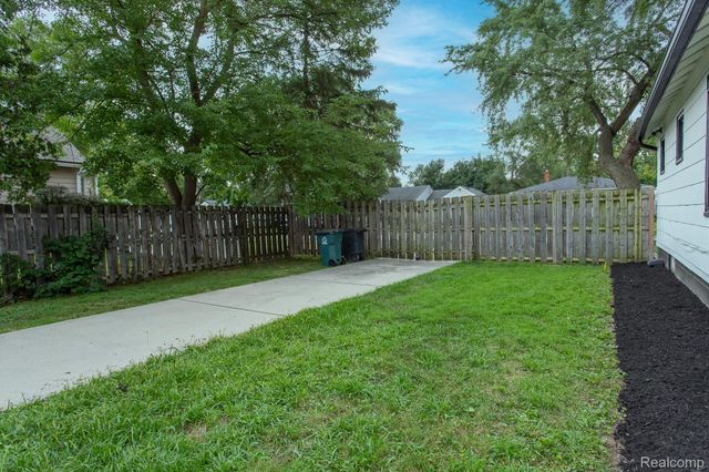 1453 Camden Street, Ferndale, MI 48220