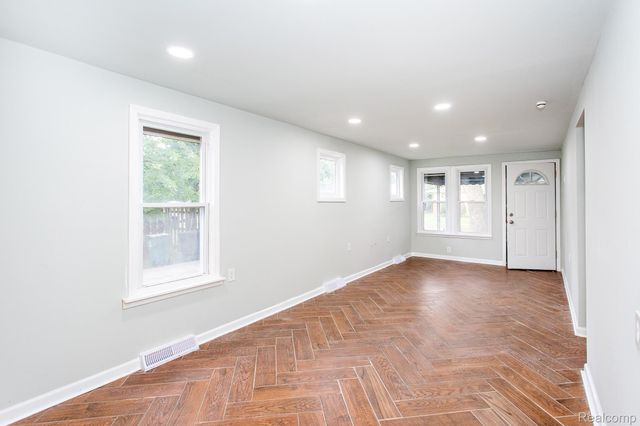 1453 Camden Street, Ferndale, MI 48220
