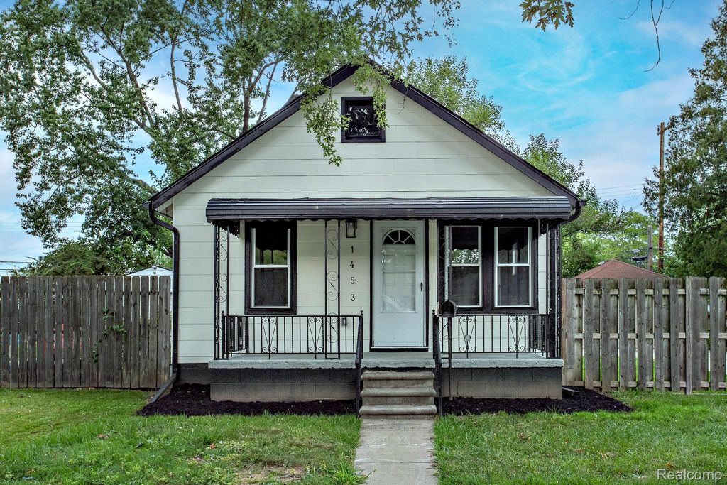 1453 Camden Street, Ferndale, MI 48220