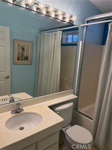 5200 Heil Avenue 7, Huntington Beach, CA 92649