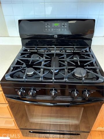 5200 Heil Avenue 7, Huntington Beach, CA 92649