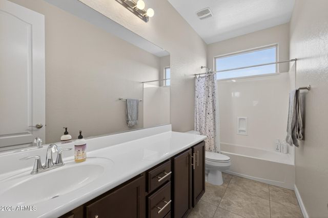 2676 E LA COSTA Drive, Gilbert, AZ 85298