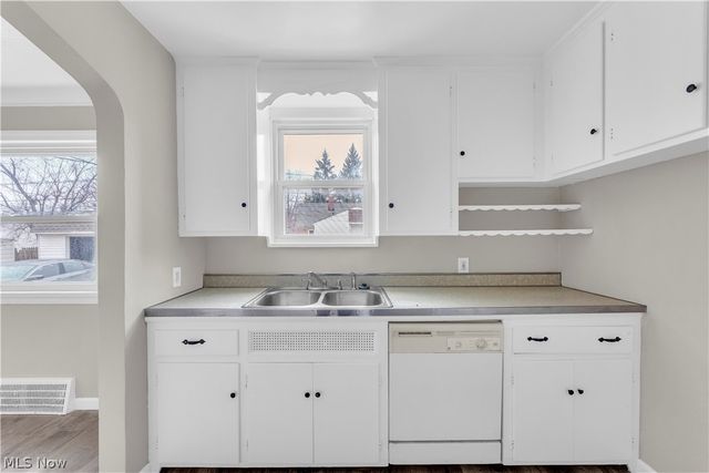 21303 Kenyon Drive, Maple Heights, OH 44137