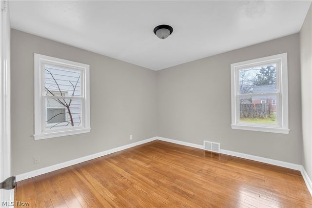 21303 Kenyon Drive, Maple Heights, OH 44137