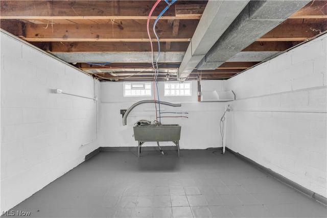 21303 Kenyon Drive, Maple Heights, OH 44137