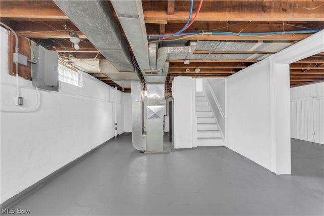 21303 Kenyon Drive, Maple Heights, OH 44137