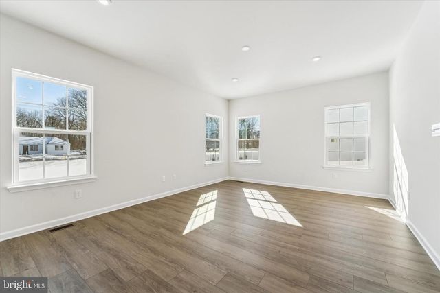 56 MOCKERNUT RD, Williamstown, NJ 08094