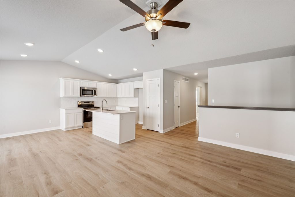 729 W Wright Road, Norwalk, IA 50211