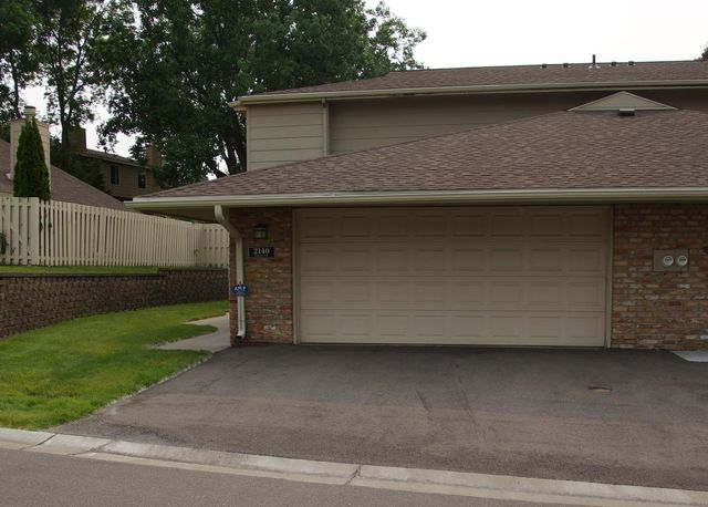 2140 Tamarin Trail, Golden Valley, MN 55427