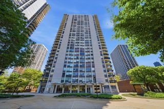 1455 N Sandburg Terrace 1107B, Chicago, IL 60610