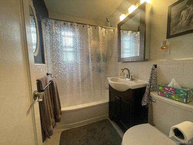 81-11 Langdale Street 216A, New Hyde Park, NY 11040