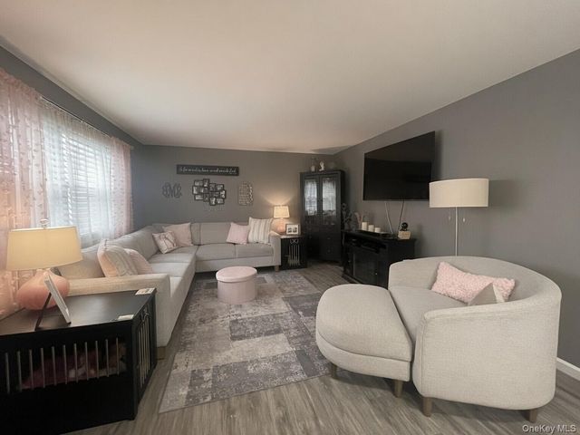 81-11 Langdale Street 216A, New Hyde Park, NY 11040