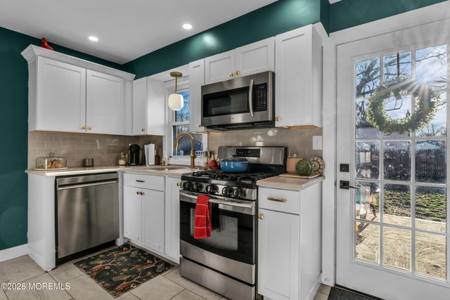 403 Sunset Place, Port Monmouth, NJ 07758