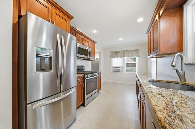 470 Ray Street, Freeport, NY 11520