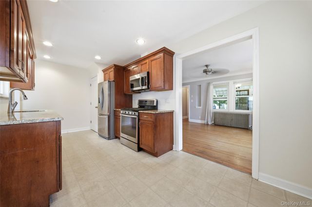 470 Ray Street, Freeport, NY 11520