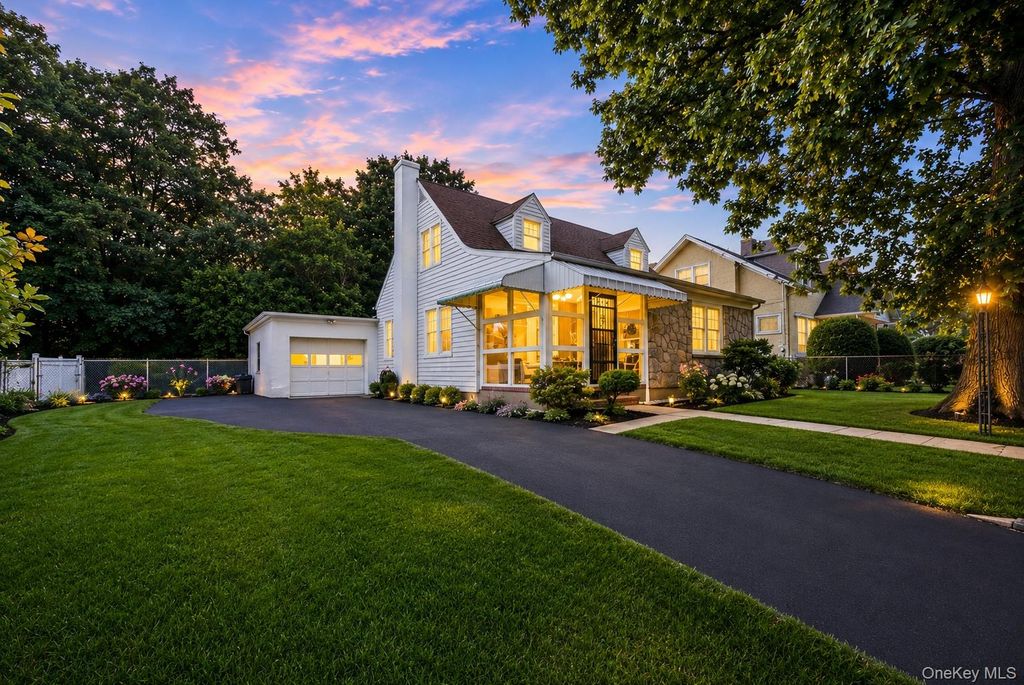 470 Ray Street, Freeport, NY 11520 — exterior