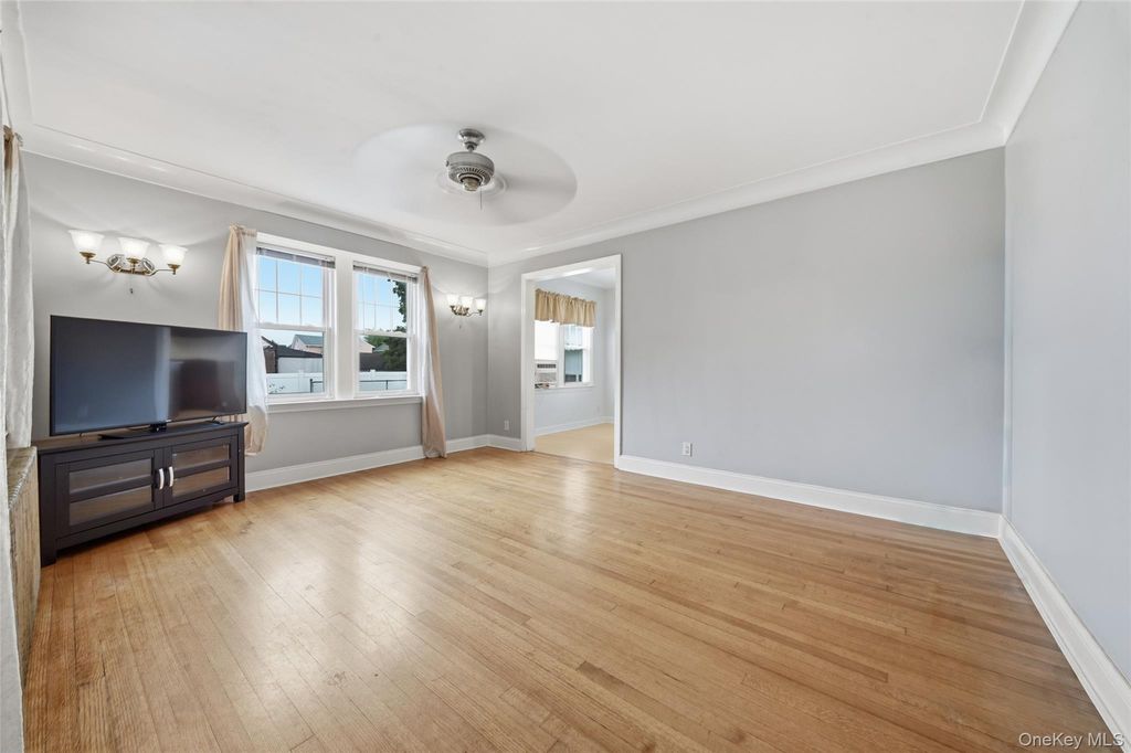 470 Ray Street, Freeport, NY 11520 — photo 5