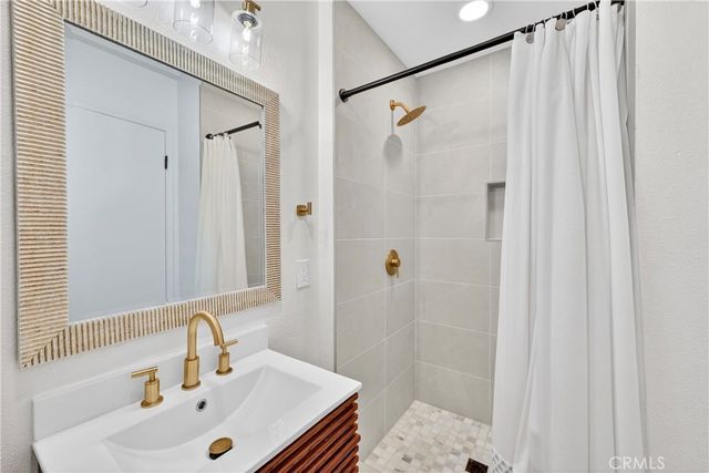 8933 Biscayne Court 220B, Huntington Beach, CA 92646