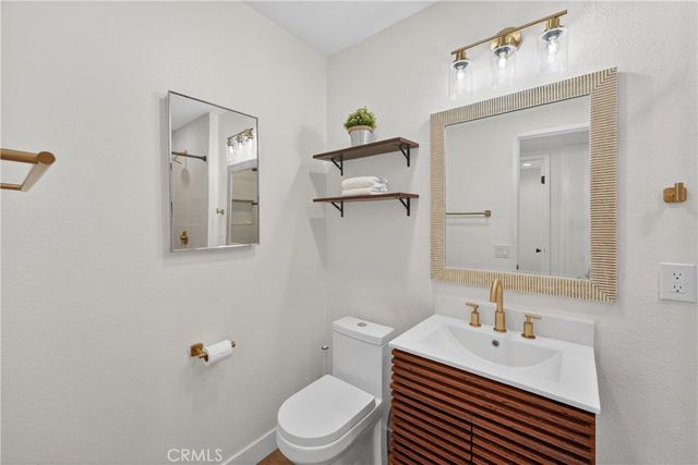 8933 Biscayne Court 220B, Huntington Beach, CA 92646