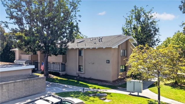 8933 Biscayne Court 220B, Huntington Beach, CA 92646