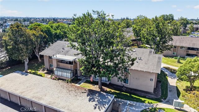 8933 Biscayne Court 220B, Huntington Beach, CA 92646