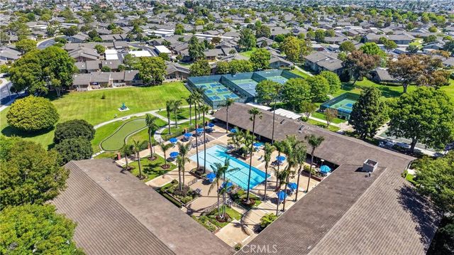8933 Biscayne Court 220B, Huntington Beach, CA 92646