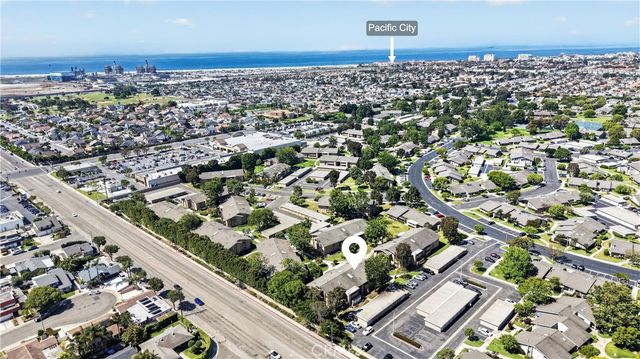 8933 Biscayne Court 220B, Huntington Beach, CA 92646