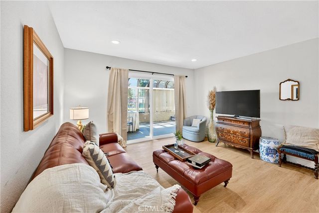 8933 Biscayne Court 220B, Huntington Beach, CA 92646