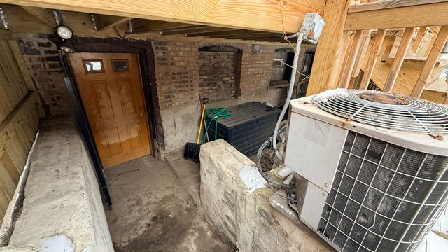 521 E 46th Place, Chicago, IL 60653