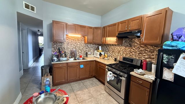 521 E 46th Place, Chicago, IL 60653